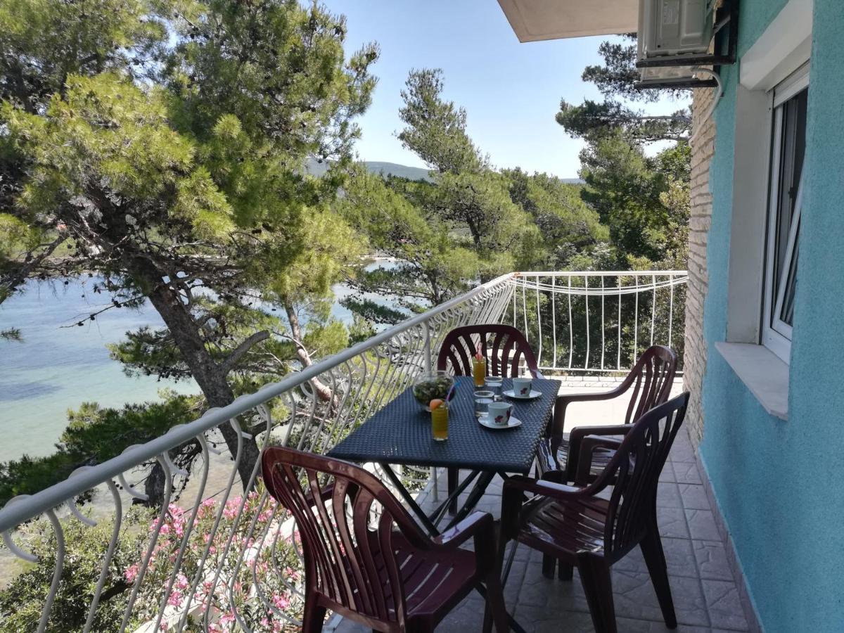 Apartman Volarevic Donji Karin Exterior foto