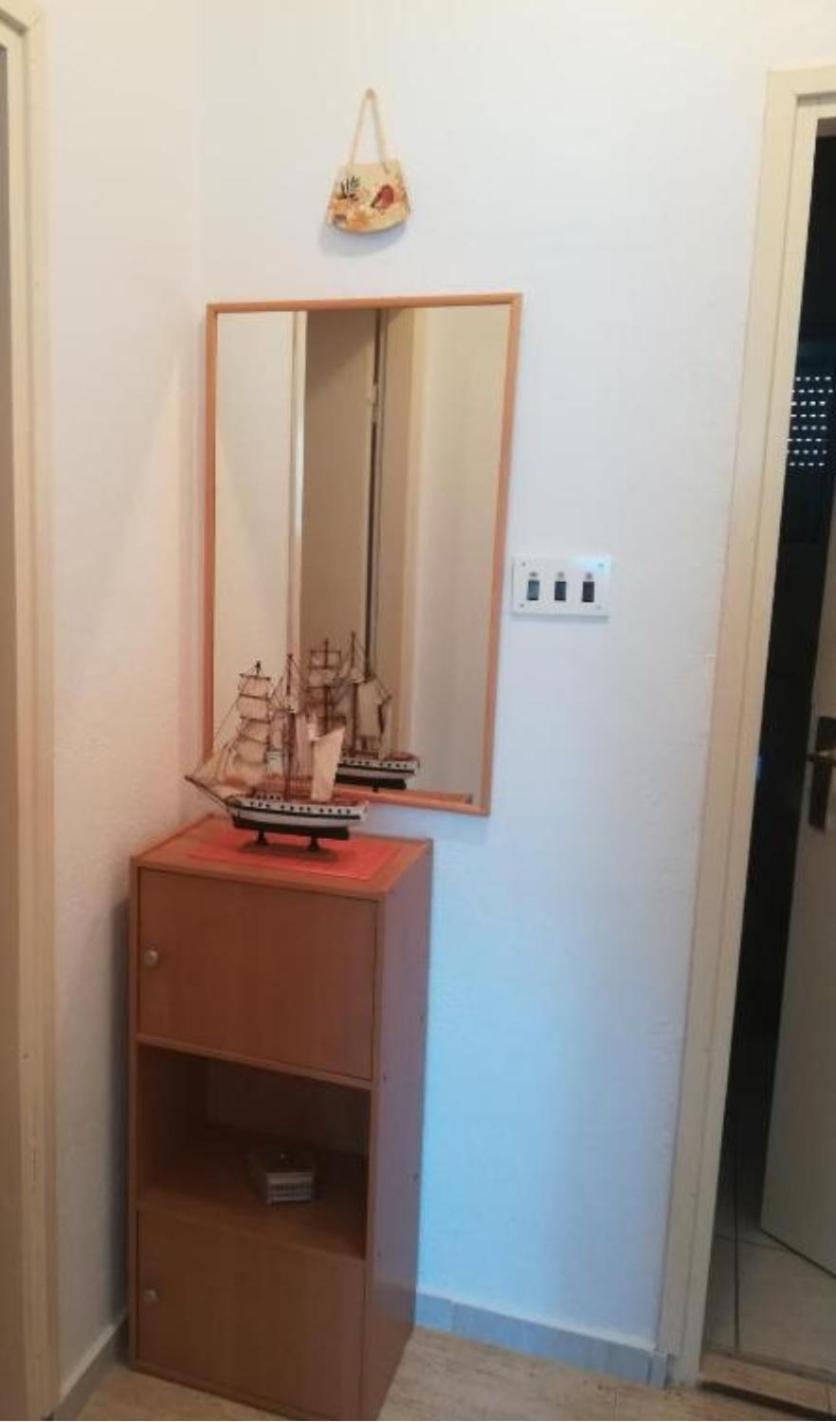 Apartman Volarevic Donji Karin Exterior foto