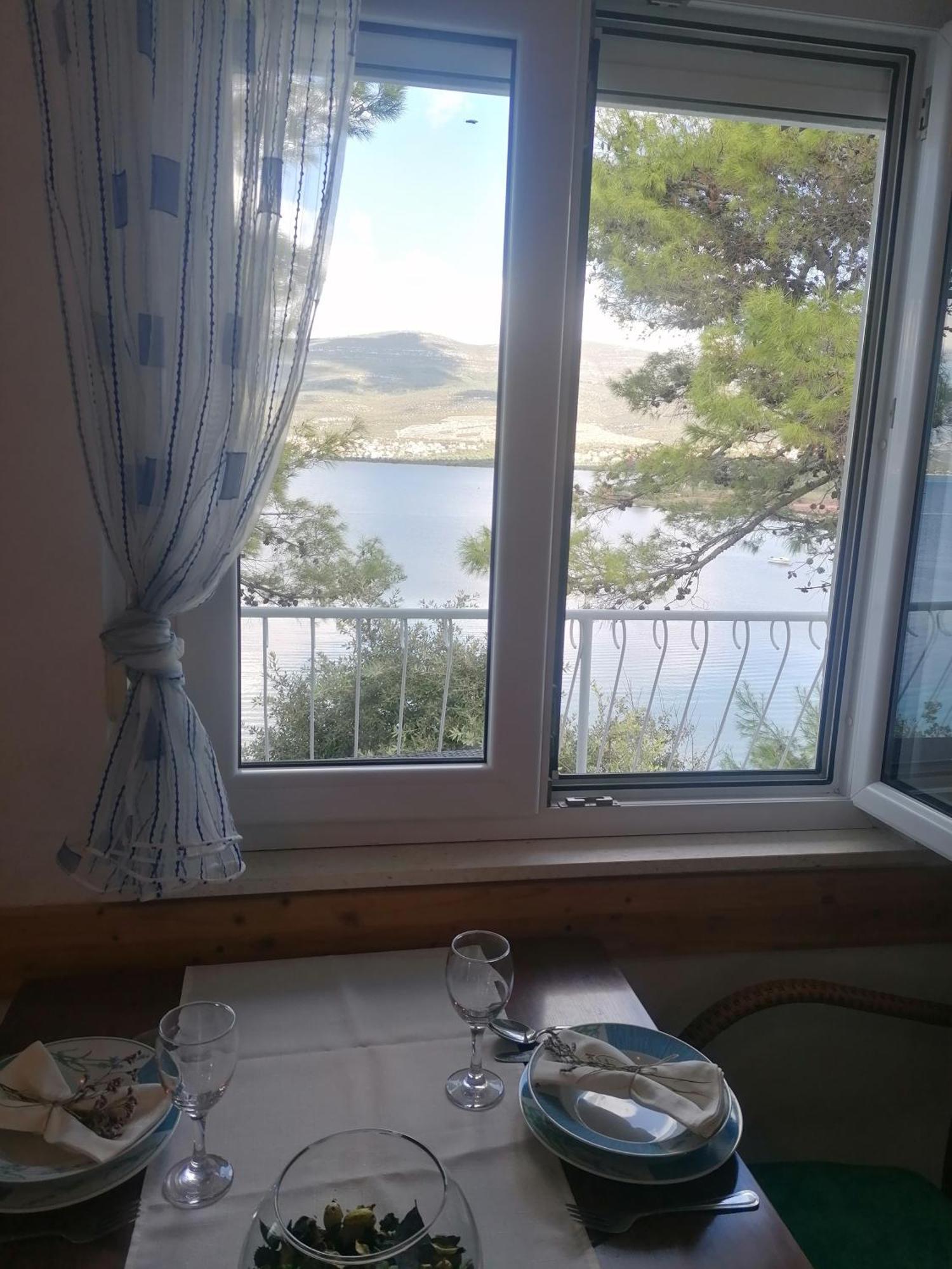 Apartman Volarevic Donji Karin Exterior foto