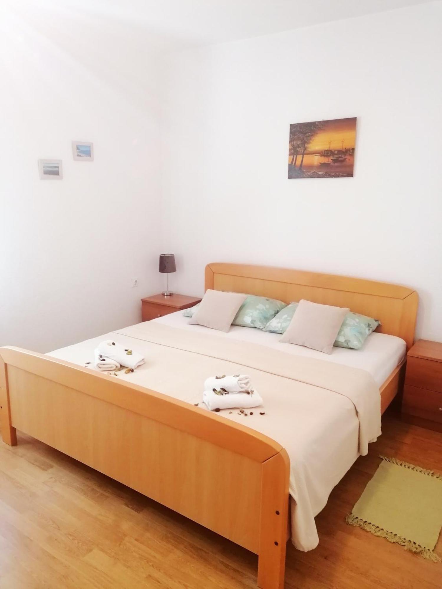 Apartman Volarevic Donji Karin Exterior foto