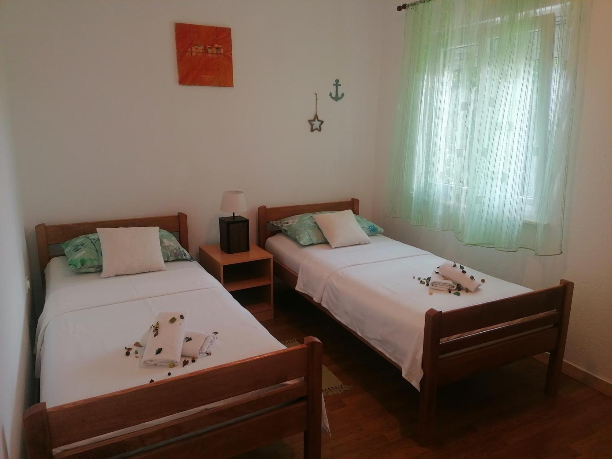 Apartman Volarevic Donji Karin Exterior foto